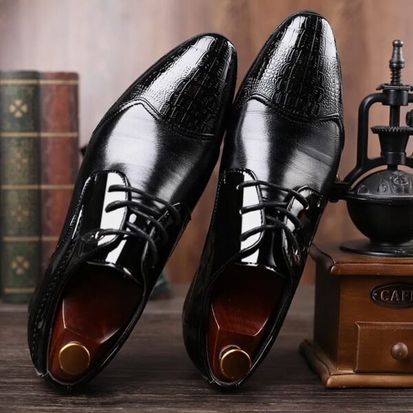 Man Leather Shoes Office Dress Brogue Shoes Large Size 38-49 Pointed Toe Derby Shoe Autumn Party Work Dress Social Shoe for Men